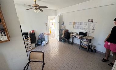 VENTA Oportunidad de inversión monoambiente dividido con cochera en La Plata Centro 8 y 58