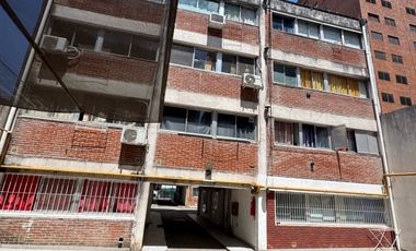 VENTA Oportunidad de inversión monoambiente dividido con cochera en La Plata Centro 8 y 58