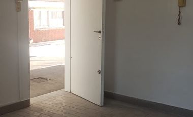 VENTA Oportunidad de inversión monoambiente dividido con cochera en La Plata Centro 8 y 58