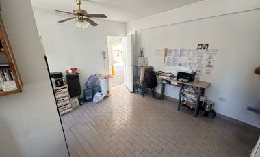 VENTA Oportunidad de inversión monoambiente dividido con cochera en La Plata Centro 8 y 58