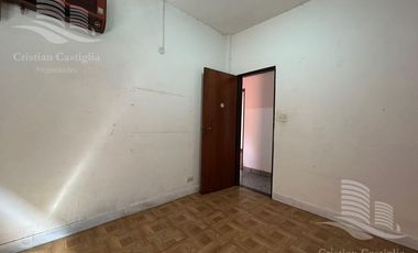 Casa de 3 ambientes con Jardin, Patio, Terraza y Garage en Villa Adelina en Venta