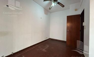 Casa de 3 ambientes con Jardin, Patio, Terraza y Garage en Villa Adelina en Venta