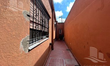 Casa de 3 ambientes con Jardin, Patio, Terraza y Garage en Villa Adelina en Venta