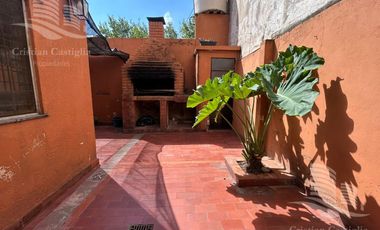 Casa de 3 ambientes con Jardin, Patio, Terraza y Garage en Villa Adelina en Venta