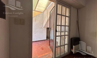 Casa de 3 ambientes con Jardin, Patio, Terraza y Garage en Villa Adelina en Venta