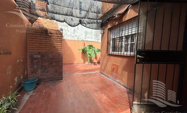Casa de 3 ambientes con Jardin, Patio, Terraza y Garage en Villa Adelina en Venta