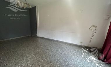 Casa de 3 ambientes con Jardin, Patio, Terraza y Garage en Villa Adelina en Venta