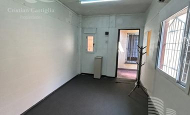 Casa de 3 ambientes con Jardin, Patio, Terraza y Garage en Villa Adelina en Venta