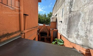Casa de 3 ambientes con Jardin, Patio, Terraza y Garage en Villa Adelina en Venta