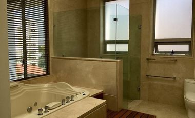 RESIDENCIA EN RENTA-LOMAS COUNTRY- CALIDAD