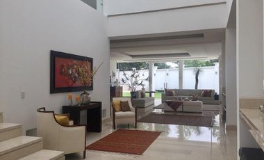 RESIDENCIA EN RENTA-LOMAS COUNTRY- CALIDAD