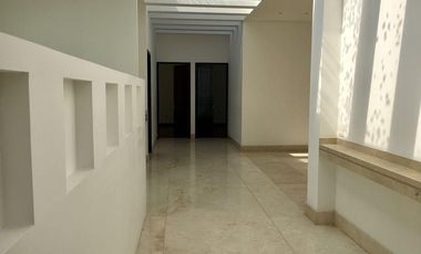 RESIDENCIA EN RENTA-LOMAS COUNTRY- CALIDAD