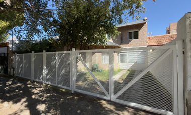 Casa 3 Dorm. con Pileta - B° Arévalo - Cipolletti