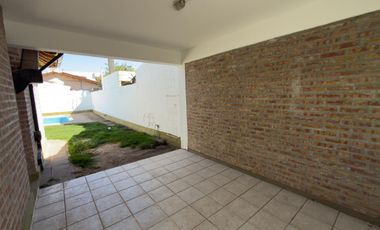 Casa 3 Dorm. con Pileta - B° Arévalo - Cipolletti
