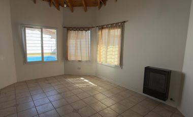 Casa 3 Dorm. con Pileta - B° Arévalo - Cipolletti
