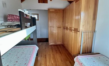 Casa en venta - 2 dormitorios - 140 m2 cuenta con una bodega/fabrica de vino equipada - Dina Huapi