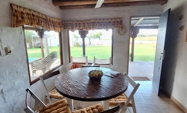 CASA EN VENTA!! sobre lago de Salto Grande
