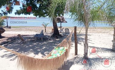CASA EN VENTA!! sobre lago de Salto Grande