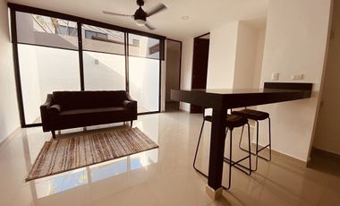 TOWNHOUSE SEMI AMUEBLADO EN RENTA  EN  TEMOZÓN NORTE, CERCA DE UNIV. MARISTA