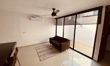 TOWNHOUSE SEMI AMUEBLADO EN RENTA  EN  TEMOZÓN NORTE, CERCA DE UNIV. MARISTA