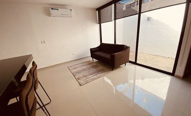 TOWNHOUSE SEMI AMUEBLADO EN RENTA  EN  TEMOZÓN NORTE, CERCA DE UNIV. MARISTA