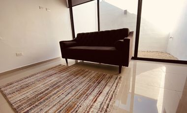 TOWNHOUSE SEMI AMUEBLADO EN RENTA  EN  TEMOZÓN NORTE, CERCA DE UNIV. MARISTA