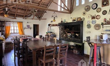 ALQ VERANO | Importante casa con enorme Pileta y hermoso Parque Barrio Parque Alta Vista