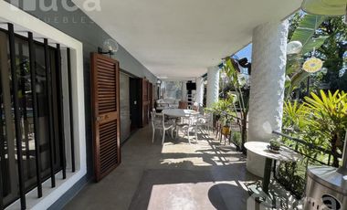 ALQ VERANO | Importante casa con enorme Pileta y hermoso Parque Barrio Parque Alta Vista
