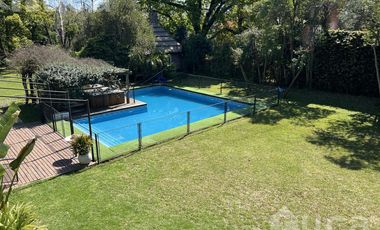 ALQ VERANO | Importante casa con enorme Pileta y hermoso Parque Barrio Parque Alta Vista