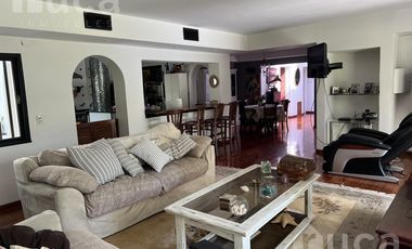 ALQ VERANO | Importante casa con enorme Pileta y hermoso Parque Barrio Parque Alta Vista
