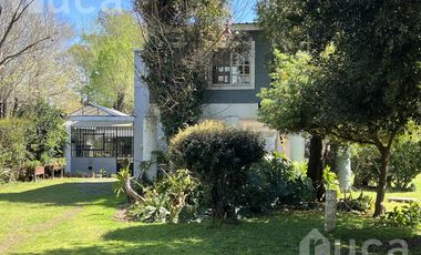 ALQ VERANO | Importante casa con enorme Pileta y hermoso Parque Barrio Parque Alta Vista
