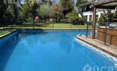 ALQ VERANO | Importante casa con enorme Pileta y hermoso Parque Barrio Parque Alta Vista