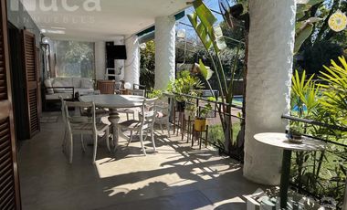 ALQ VERANO | Importante casa con enorme Pileta y hermoso Parque Barrio Parque Alta Vista