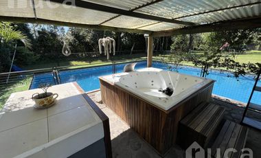 ALQ VERANO | Importante casa con enorme Pileta y hermoso Parque Barrio Parque Alta Vista