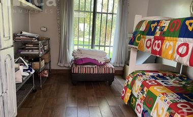 ALQ VERANO | Importante casa con enorme Pileta y hermoso Parque Barrio Parque Alta Vista
