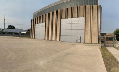 Excelente establecimiento industrial de aproximadamente unos 3000 m2 cubiertos