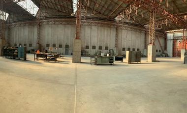 Excelente establecimiento industrial de aproximadamente unos 3000 m2 cubiertos