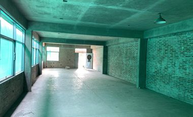 Excelente establecimiento industrial de aproximadamente unos 3000 m2 cubiertos