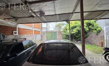 Venta casa 4 ambientes con cochera en Monte Chingolo