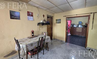Venta casa 4 ambientes con cochera en Monte Chingolo