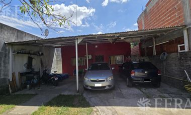 Venta casa 4 ambientes con cochera en Monte Chingolo