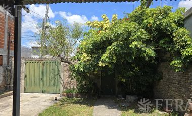 Venta casa 4 ambientes con cochera en Monte Chingolo