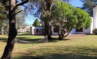 CASA QUINTA SOBRE LOTE DE 7600M2 EN CAMINO VIEJO A MIRAMAR