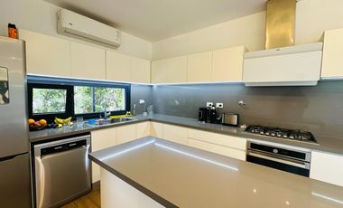 Casa en Barrio Santa Juana 6 ambientes