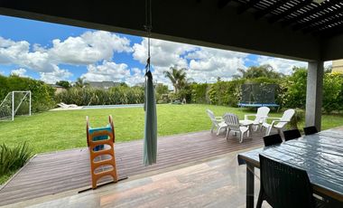 Casa en Barrio Santa Juana 6 ambientes