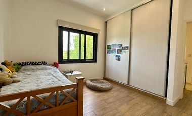 Casa en Barrio Santa Juana 6 ambientes