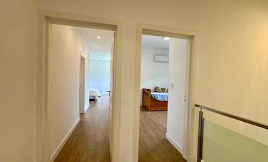 Casa en Barrio Santa Juana 6 ambientes