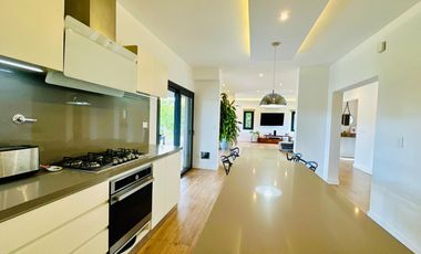 Casa en Barrio Santa Juana 6 ambientes