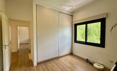 Casa en Barrio Santa Juana 6 ambientes