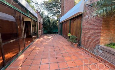 ALQUILER TEMPORAL - CASA CON GRAN PARQUE, PILETA Y QUINCHO EN ITUZAINGO